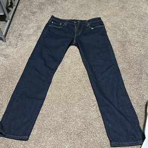 Men’s Levi’s Dark washed jeans